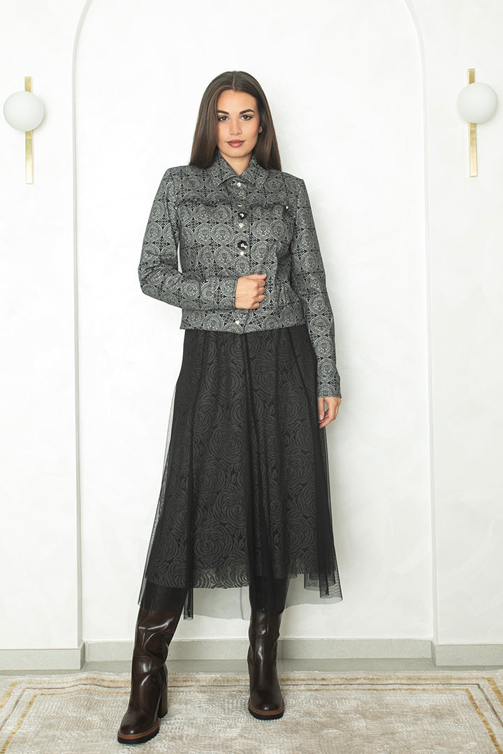 Krilo til čipka, Miss Gray